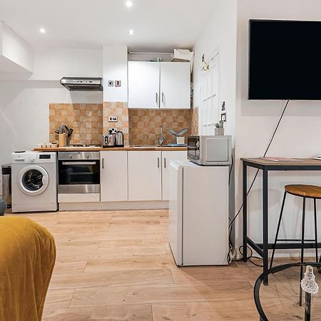 Beautiful Hyde Park Studio Flat Apartment Лондон Екстериор снимка